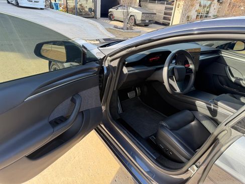 Used 2021 Tesla Model S Plaid image 11