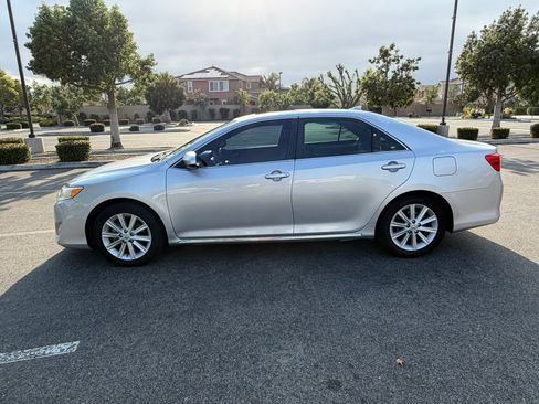 Used 2012 Toyota Camry XLE FWD image 1