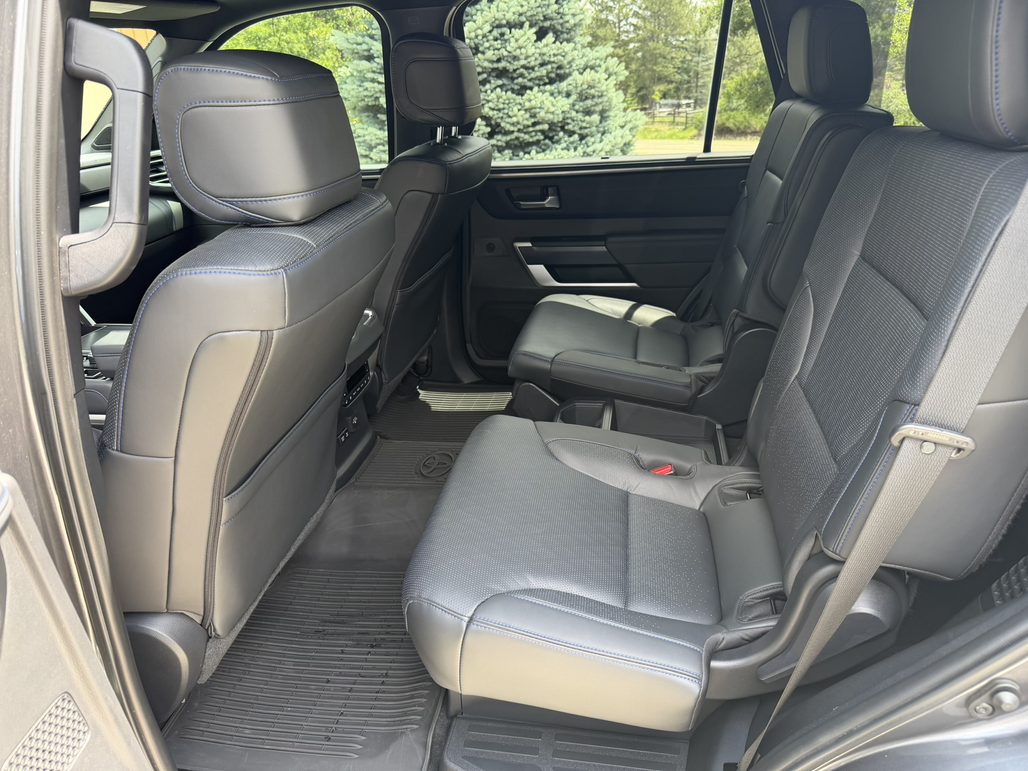 Used 2024 Toyota Sequoia Platinum AWD/4WD image 8