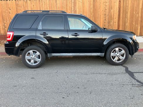 Used 2010 Ford Escape XLT image 4