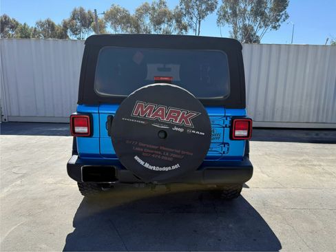 Used 2022 Jeep Wrangler Sport image 9