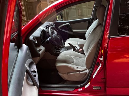 Used 2011 Toyota RAV4 4WD w/ Base L4 Extra Value Pkg image 6