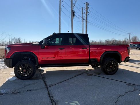Used 2026 GMC Sierra 2500 AT4X image 1