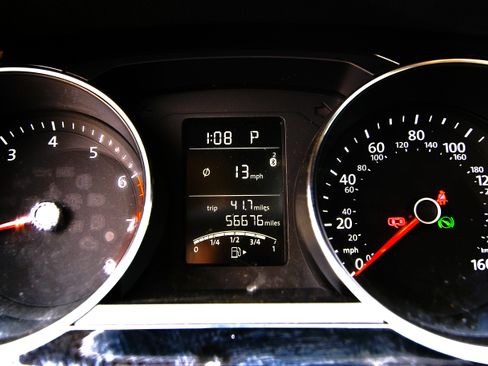 Used 2015 Volkswagen Jetta SEL image 18