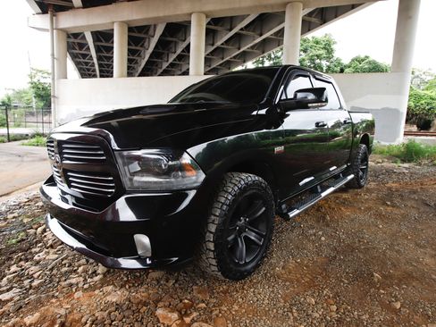 Used 2015 RAM 1500 Sport w/ Convenience Group AWD/4WD image 13