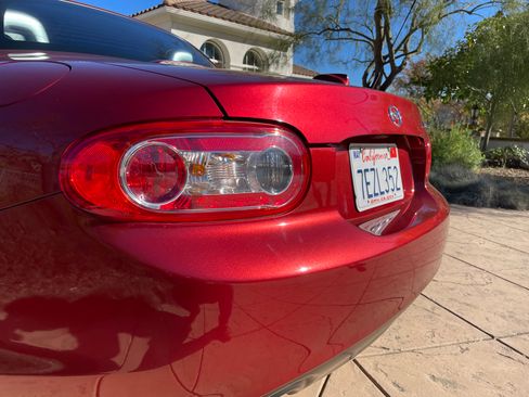 Used 2014 MAZDA MX-5 Miata Grand Touring w/ Premium Package image 17