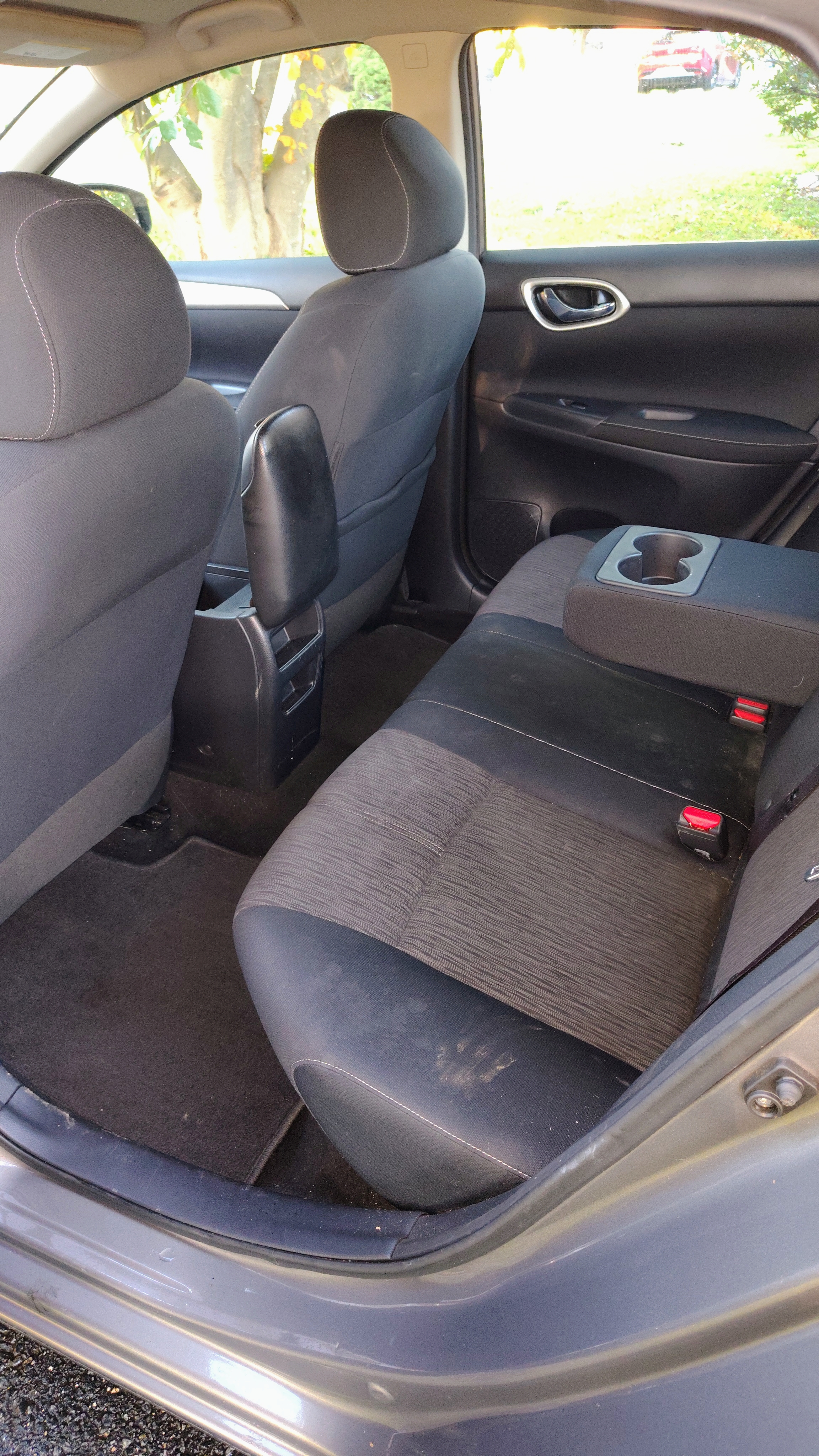 Used 2015 Nissan Sentra SV w/ Navigation Package FWD image 12