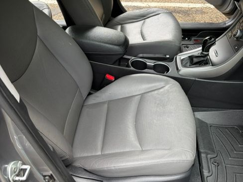 Used 2014 Hyundai Elantra Limited w/ Option Group 03 FWD image 11