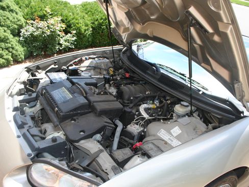 Used 2001 Chevrolet Camaro Z28 w/ SS Performance/Appearance Pkg RWD image 17