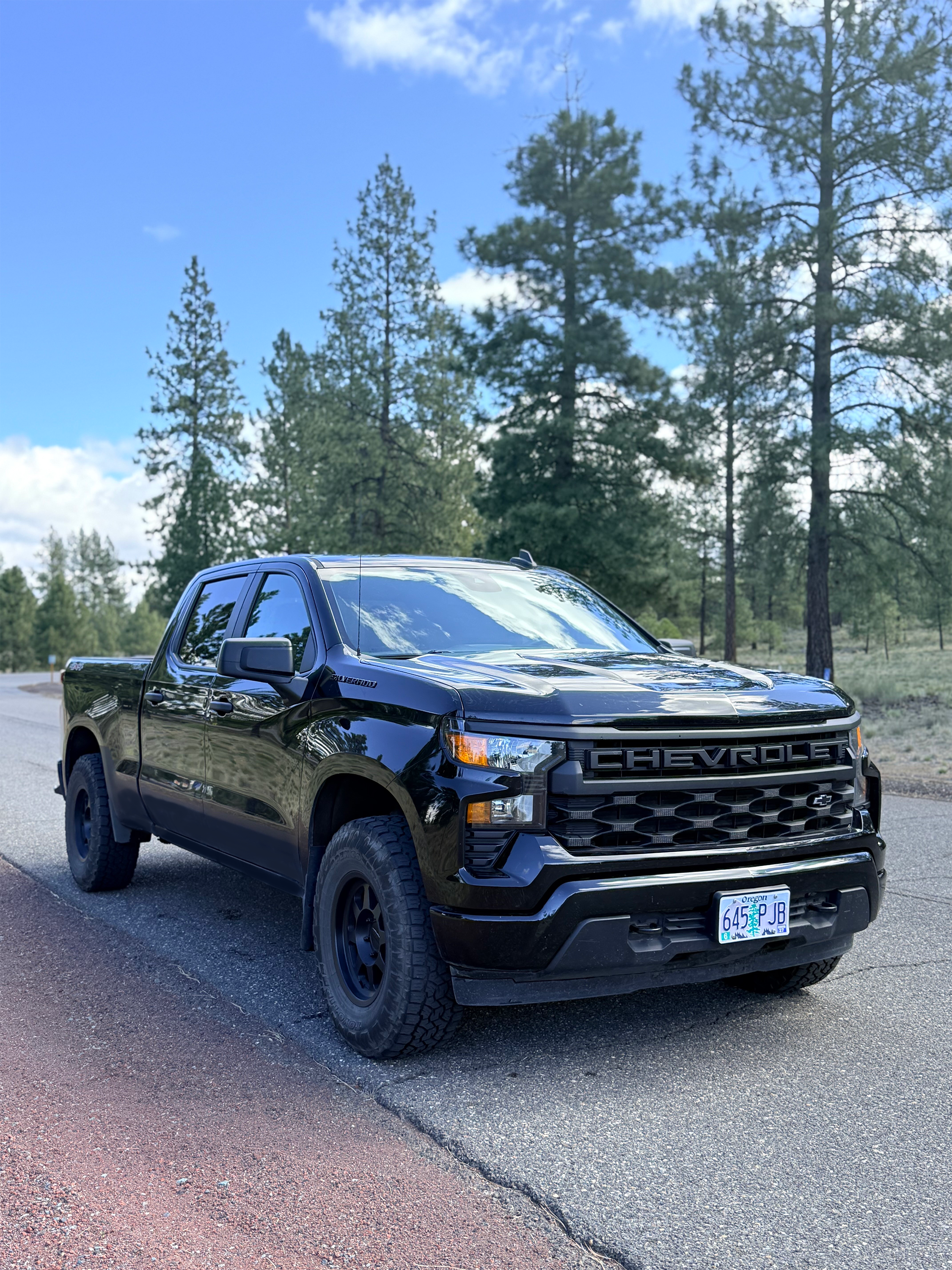 Used 2023 Chevrolet Silverado 1500 Custom w/ LPO, Dark Essentials Package AWD/4WD image 1