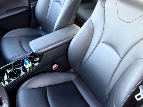 Used 2017 Toyota Prius Prime Advanced w/ Carpet Mat Package image 5