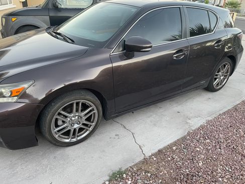 Used 2011 Lexus CT 200h image 1