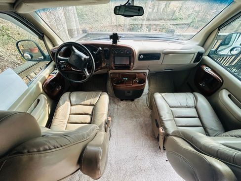 Used 2002 Chevrolet Express 1500 w/ LS Preferred Equipment Group image 15