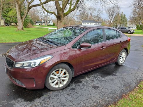 Used 2017 Kia Forte LX w/ LX Popular Package image 4