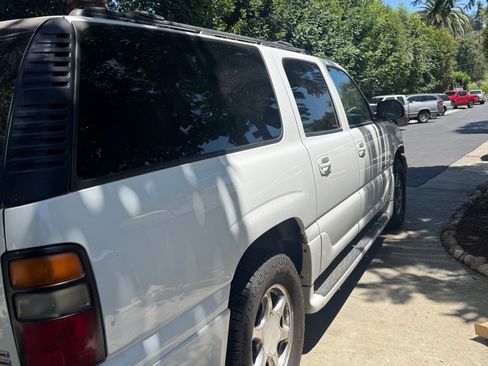 Used 2006 GMC Yukon XL Denali AWD/4WD image 10