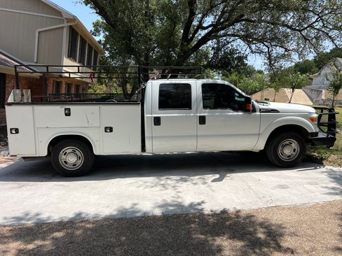 Used 2016 Ford F250 XL w/ Power Equipment Group RWD image 1