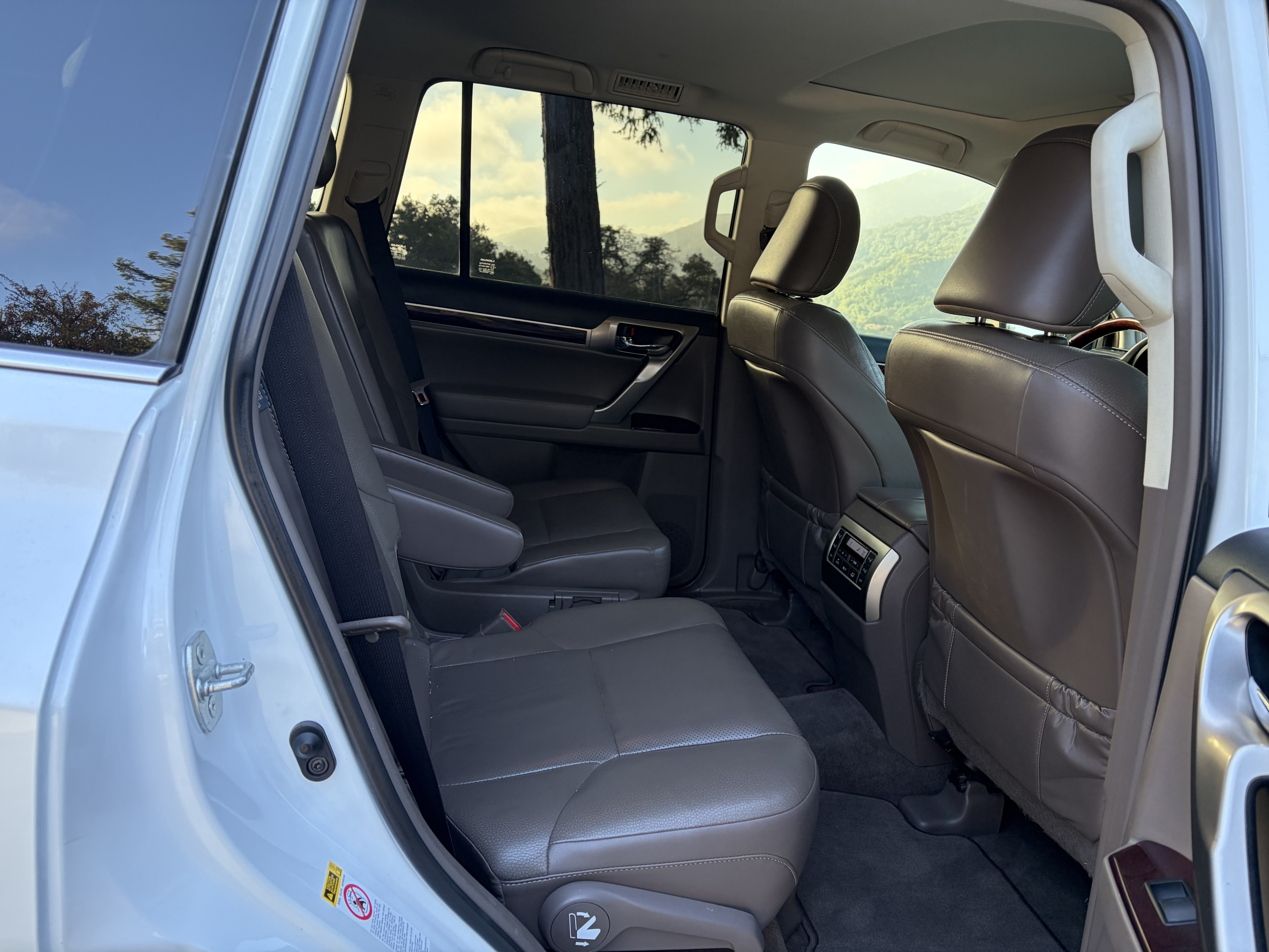 Used 2018 Lexus GX 460 Premium AWD/4WD image 17