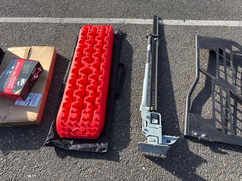 Used 2013 Jeep Wrangler Sport image 30