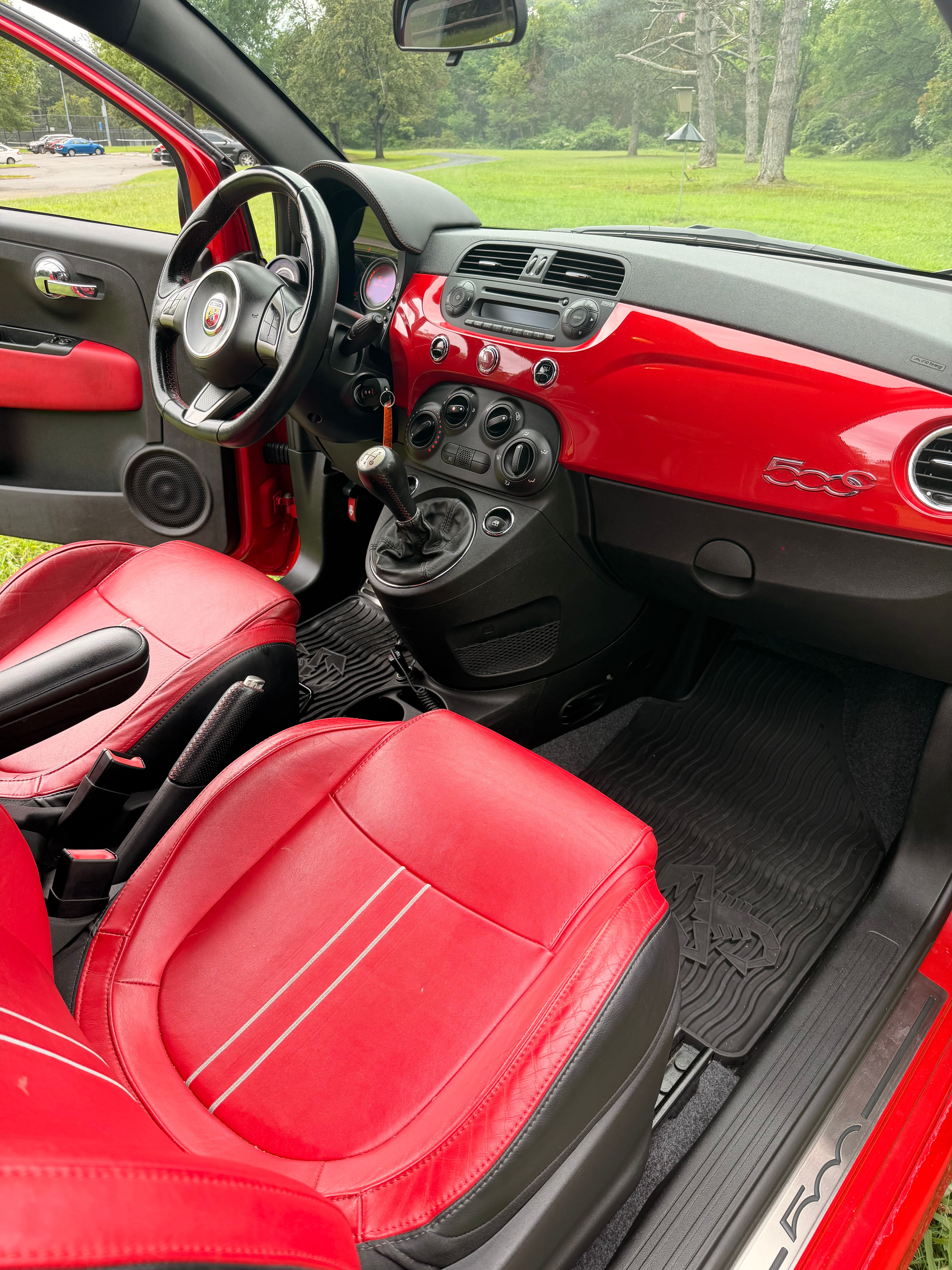 Used 2013 FIAT 500 Abarth w/ Beats Audio Pkg FWD image 17