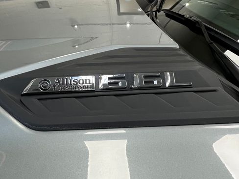 Used 2024 Chevrolet Silverado 3500 High Country w/ High Country Premium Package image 2