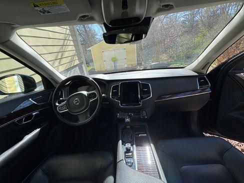 Used 2016 Volvo XC90 T6 Momentum w/ Momentum Plus Package image 4