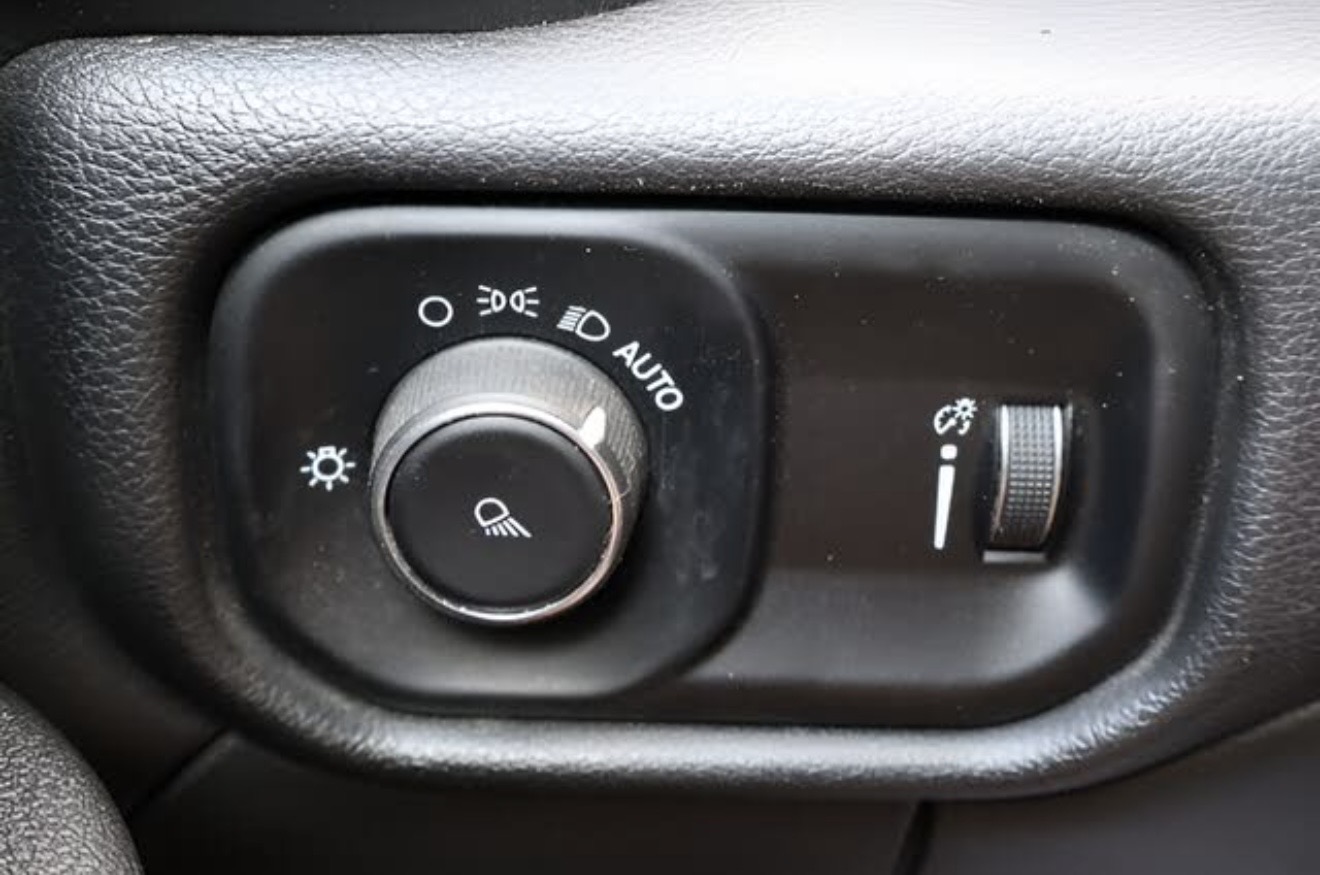 Used 2020 RAM 3500 Tradesman AWD/4WD image 9