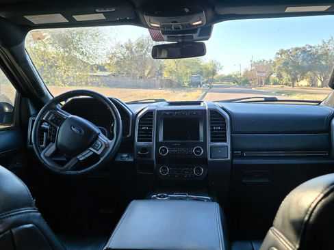 Used 2020 Ford Expedition XLT w/ Equipment Group 202A image 4