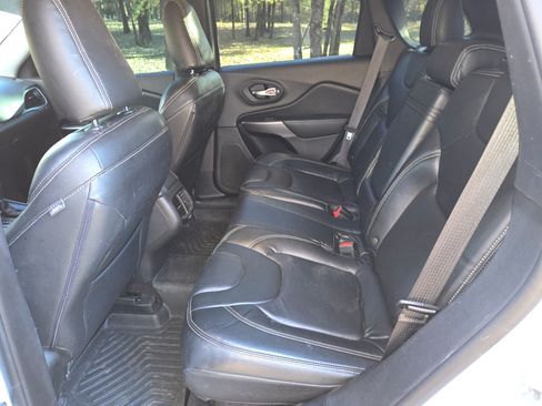 Used 2019 Jeep Cherokee Latitude w/ Popular Appearance Group image 11