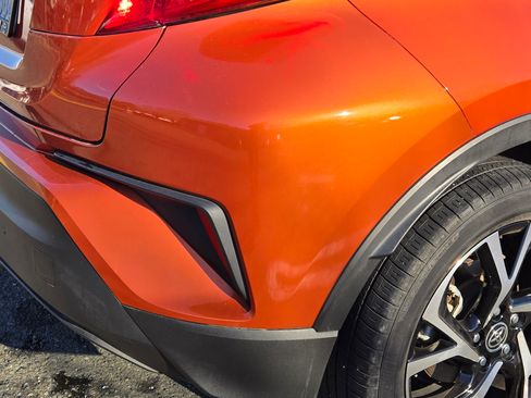 Used 2020 Toyota C-HR XLE Sport Utility 4D image 15