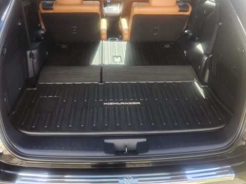 Used 2021 Toyota Highlander Platinum image 15