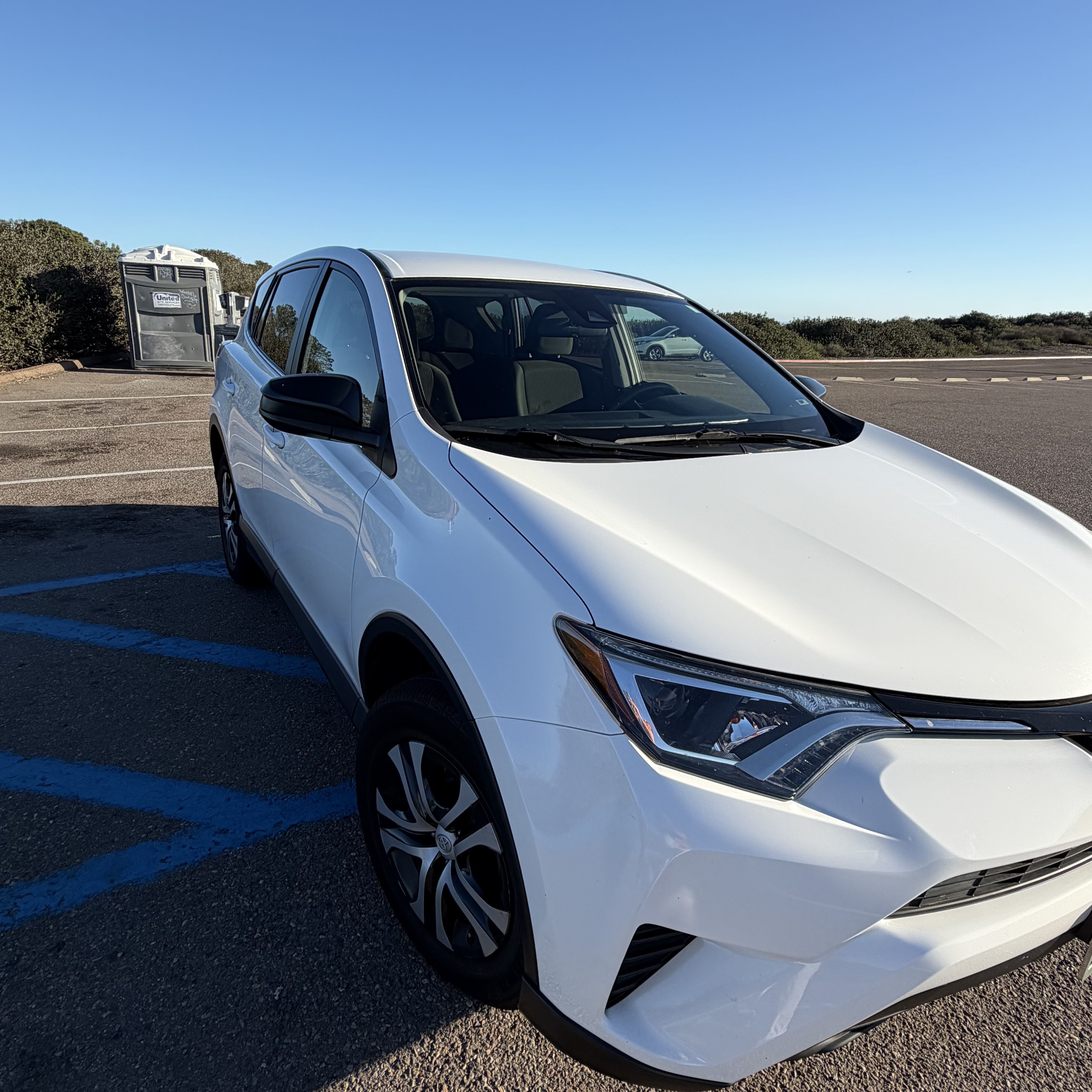 Used 2018 Toyota RAV4 LE w/ Carpet Mat Package FWD image 16