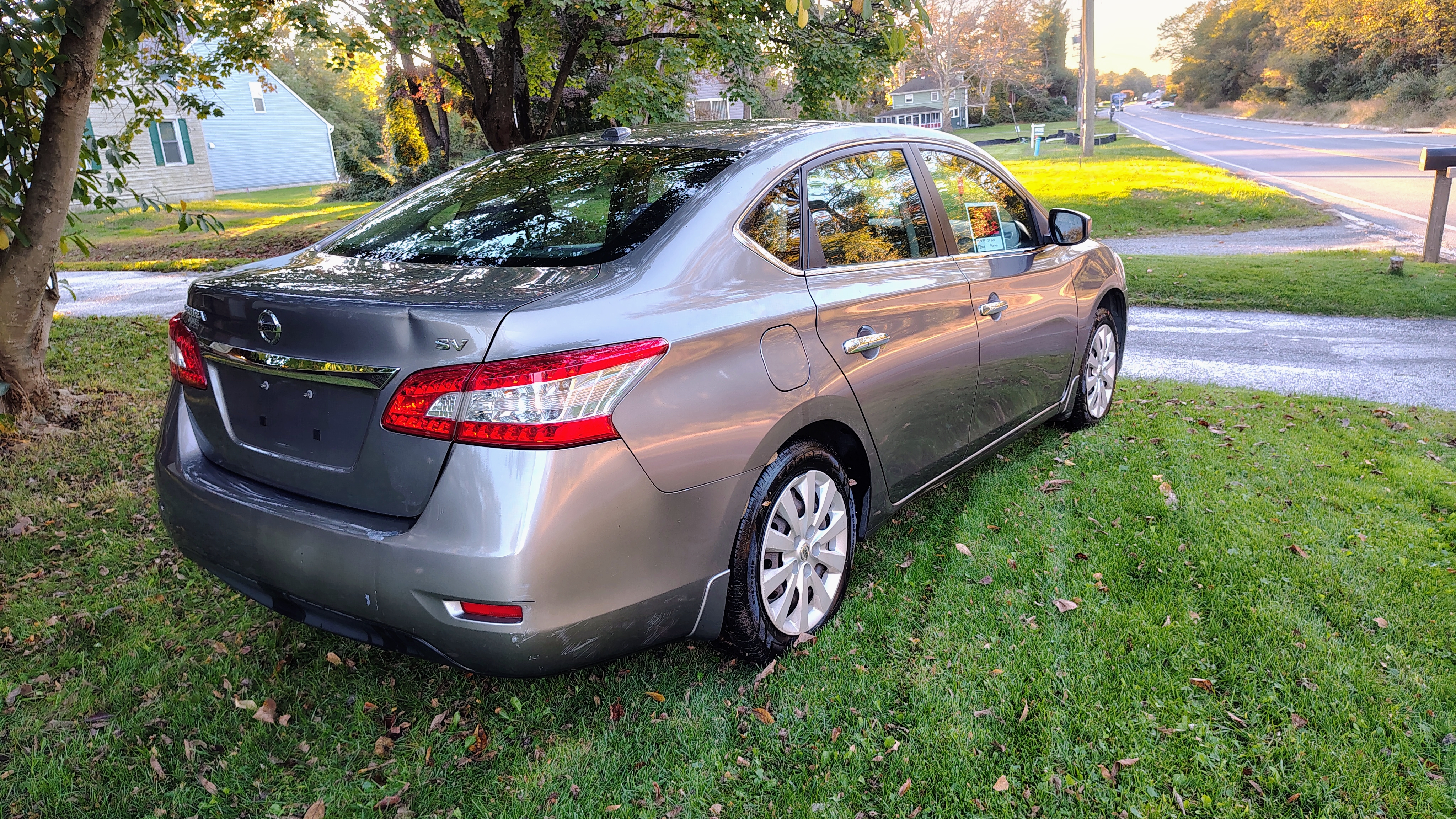 Used 2015 Nissan Sentra SV w/ Navigation Package FWD image 8