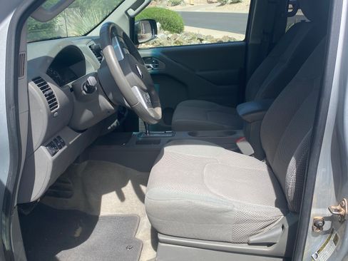 Used 2016 Nissan Frontier SV image 9