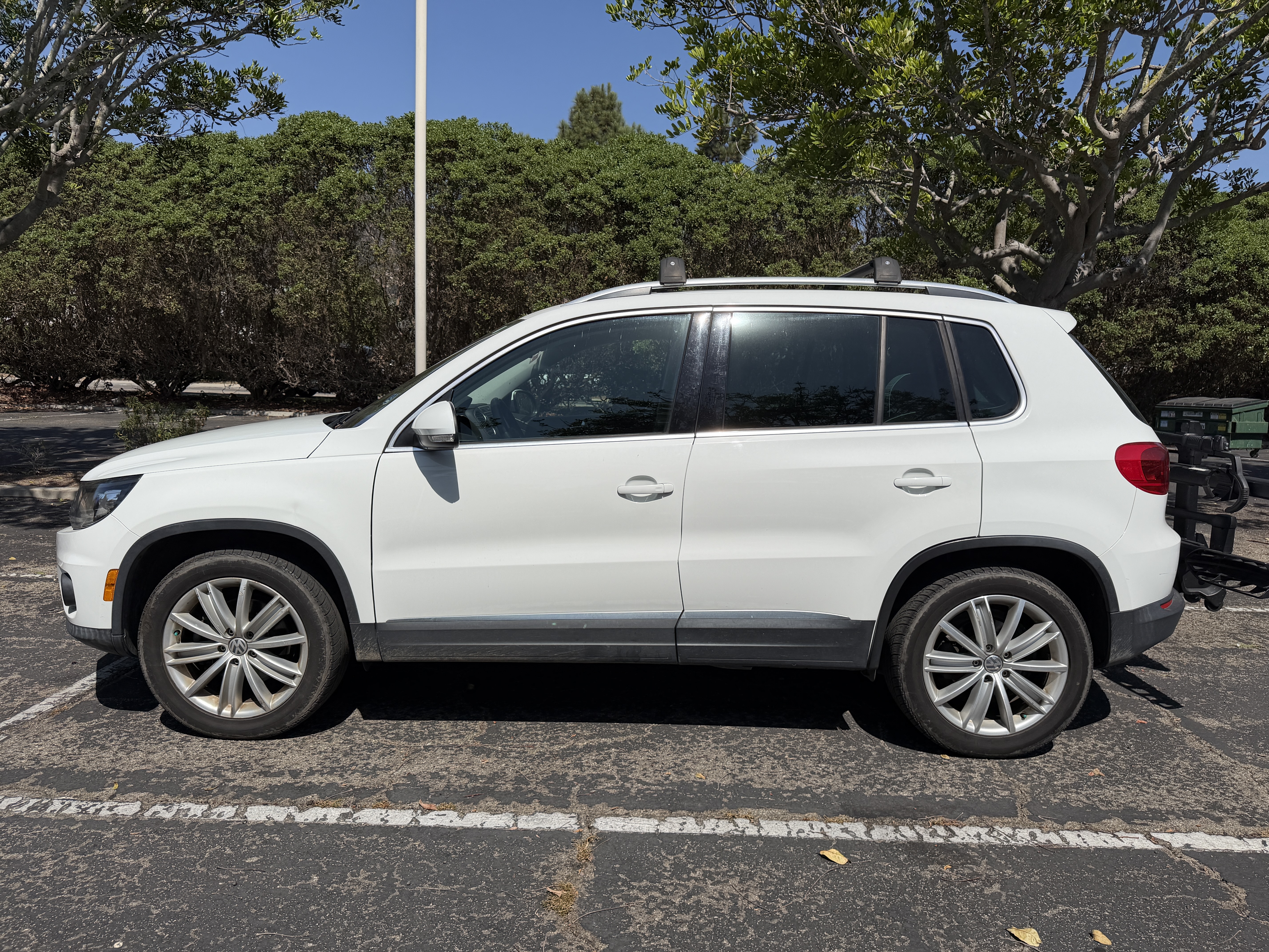 Used 2016 Volkswagen Tiguan SE FWD image 1