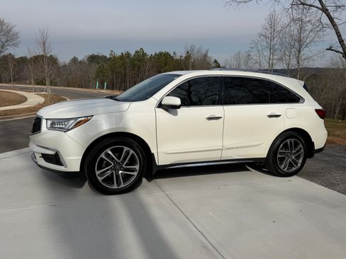 Used 2017 Acura MDX SH-AWD w/ Advance Package image 2