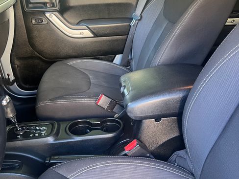 Used 2014 Jeep Wrangler Unlimited Sahara w/ Dual Top Group image 11