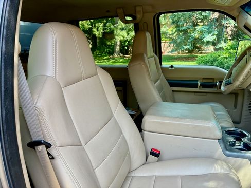 Used 2008 Ford F550 4x4 Crew Cab Super Duty image 12