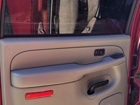 Used 2006 Chevrolet Avalanche LS w/ Avalanche South-West Package image 10