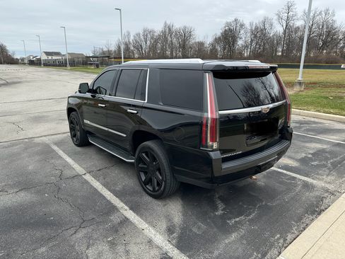 Used 2016 Cadillac Escalade Luxury image 5