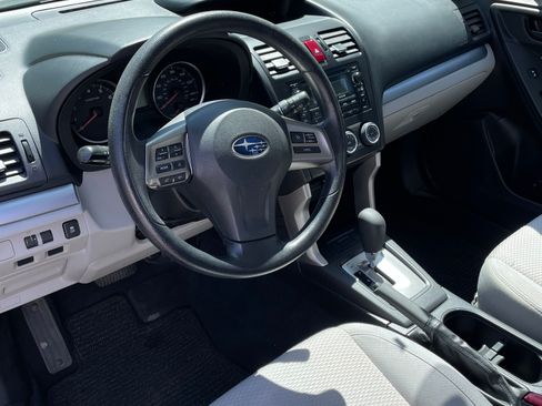 Used 2014 Subaru Forester 2.5i AWD/4WD image 8