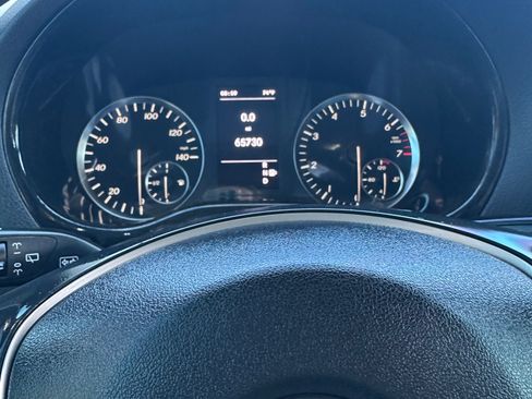 Used 2017 Mercedes-Benz Metris Passenger image 10