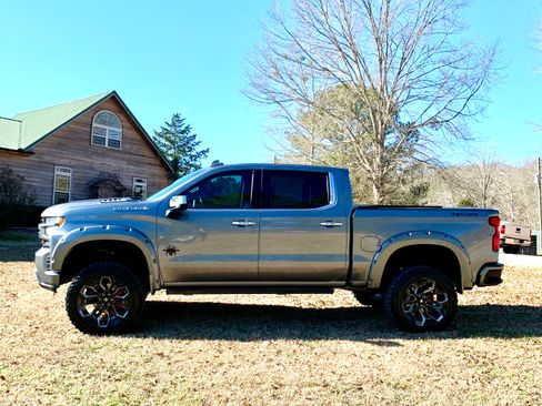 Used 2020 Chevrolet Silverado 1500 LTZ w/ LTZ Premium Package AWD/4WD image 8