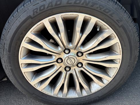 Used 2012 Chrysler 200 Limited FWD image 5