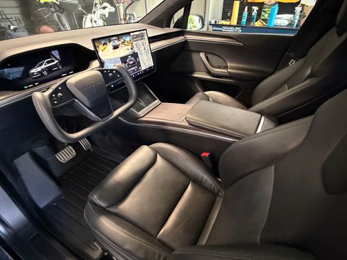 Used 2022 Tesla Model X image 15