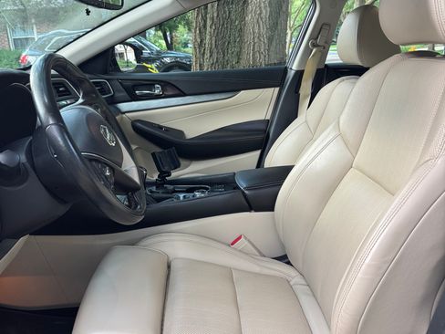 Used 2017 Nissan Maxima 3.5 SV FWD image 5