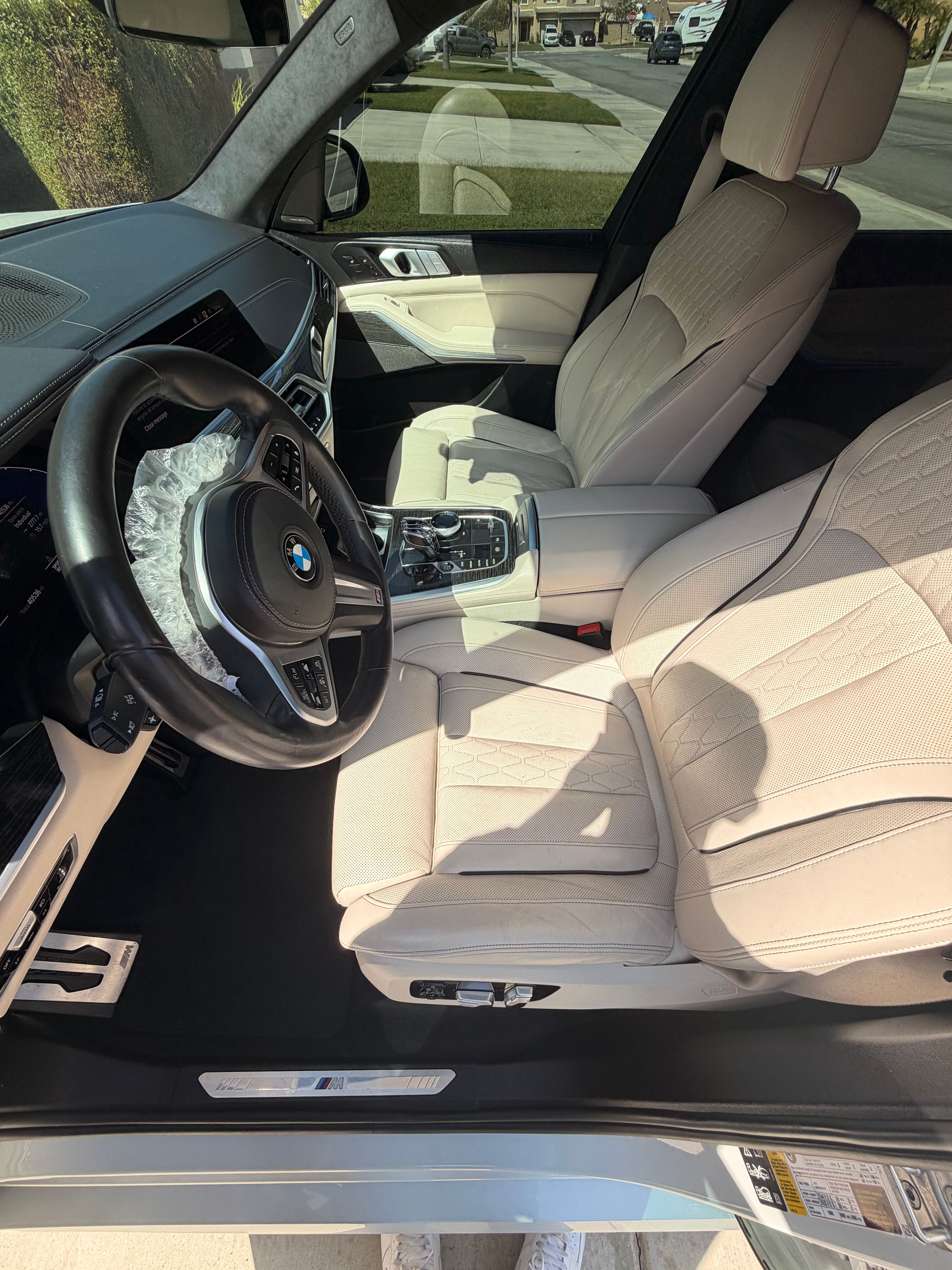 Used 2021 BMW X7 xDrive40i w/ M Sport Package AWD/4WD image 14