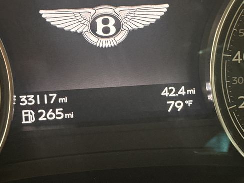 Used 2018 Bentley Bentayga image 6