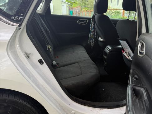 Used 2018 Nissan Sentra SR w/ SR Midnight Edition Package FWD image 9