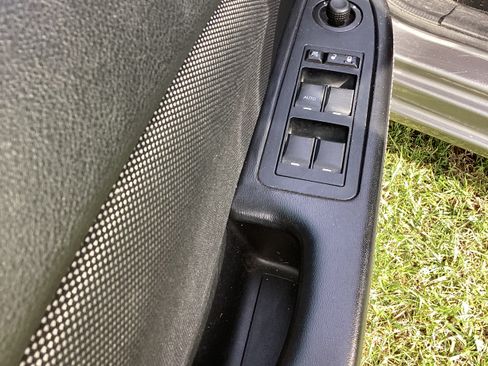 Used 2013 Dodge Avenger SE image 19