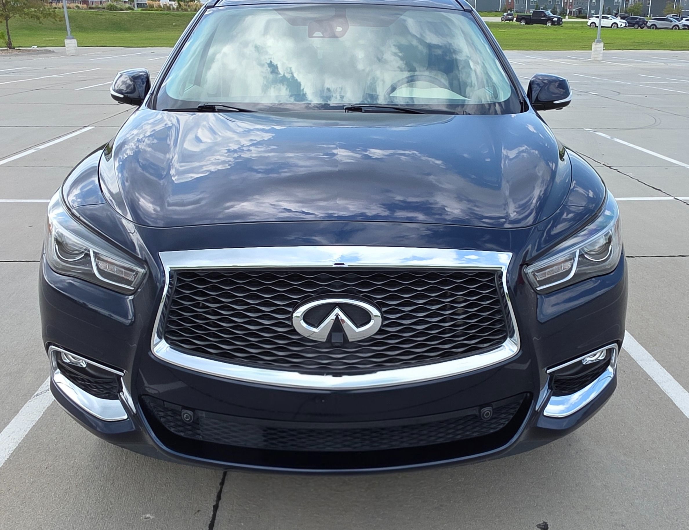 Used 2017 INFINITI QX60 Luxe w/ Deluxe Technology Package AWD/4WD image 10